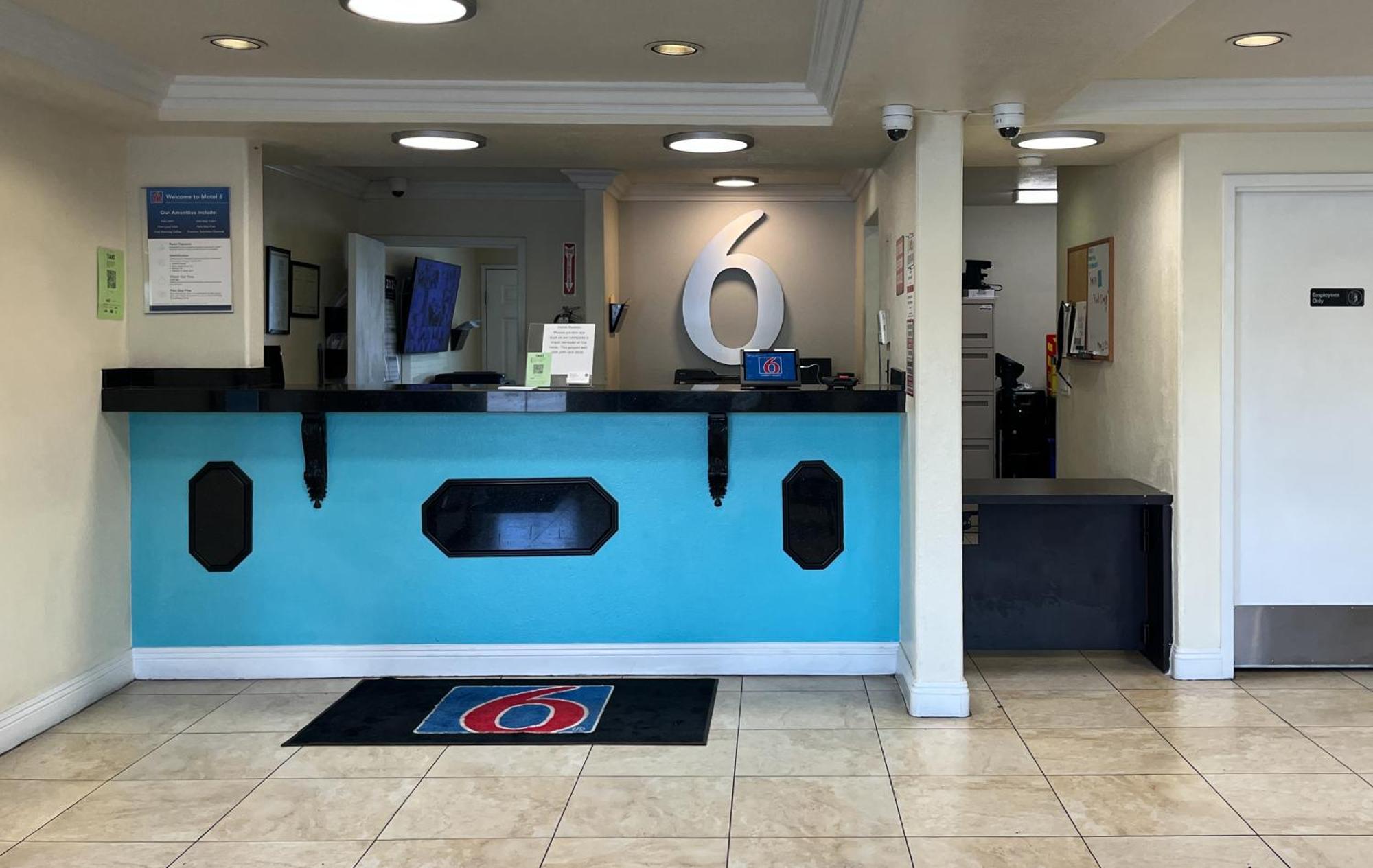 Motel 6 Vegas, Nv - Strip Hotel 4*
